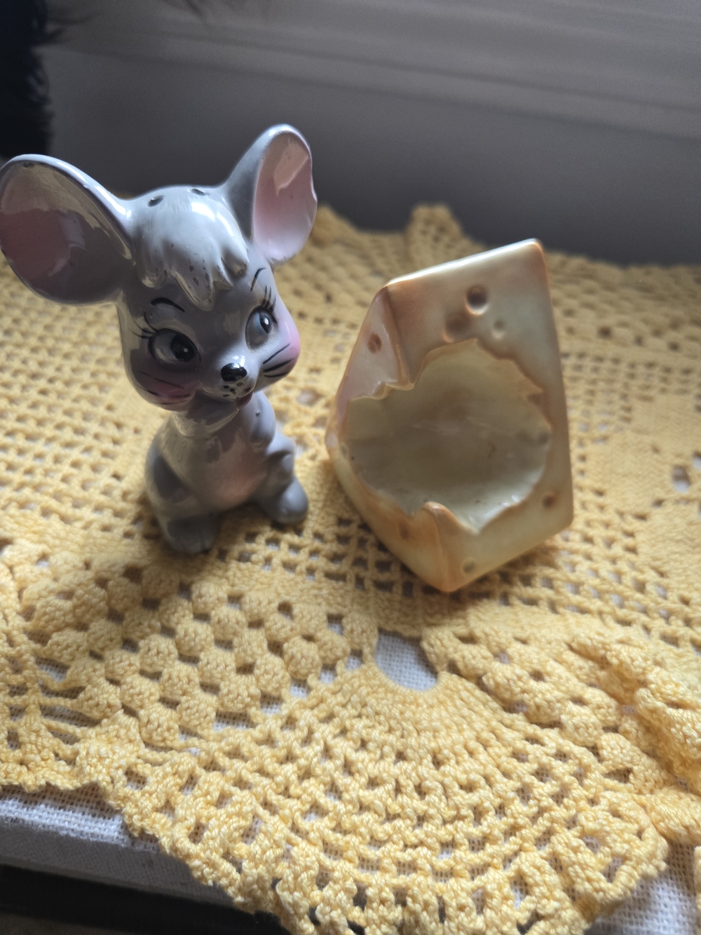 Ceramic Mouse & Cheese Figurine Set - Gray Mouse and Yellow Cheese